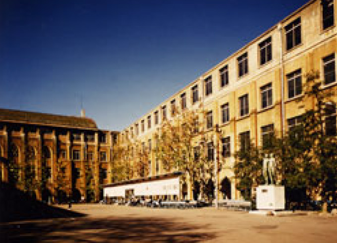 昔の中央大学校舎